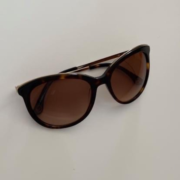 Michael Kors Sunglasses with case. - Picture 6 of 7